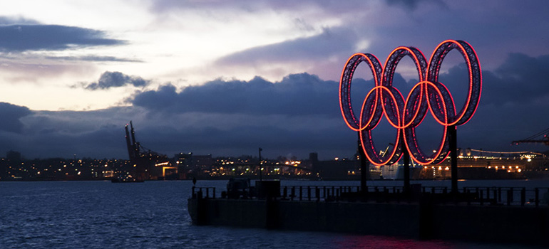 Olympics_rings_Vancouver 770