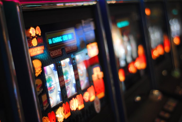 UBC study finds siblings of problem gamblers also impulsive, prone to risk-taking