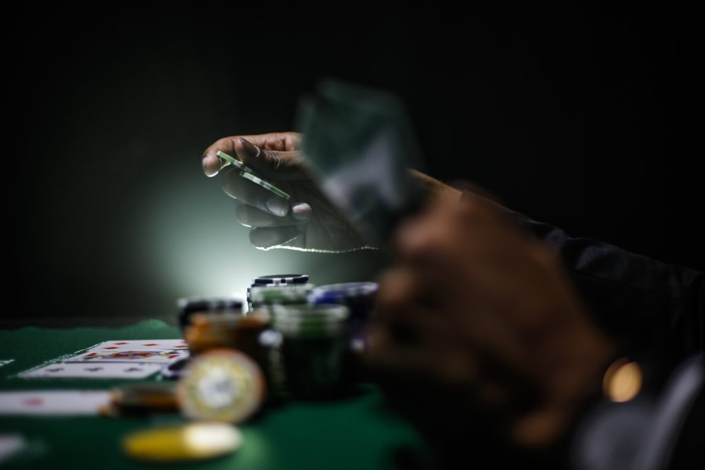 Study finds gamblers ignore important information when placing bets
