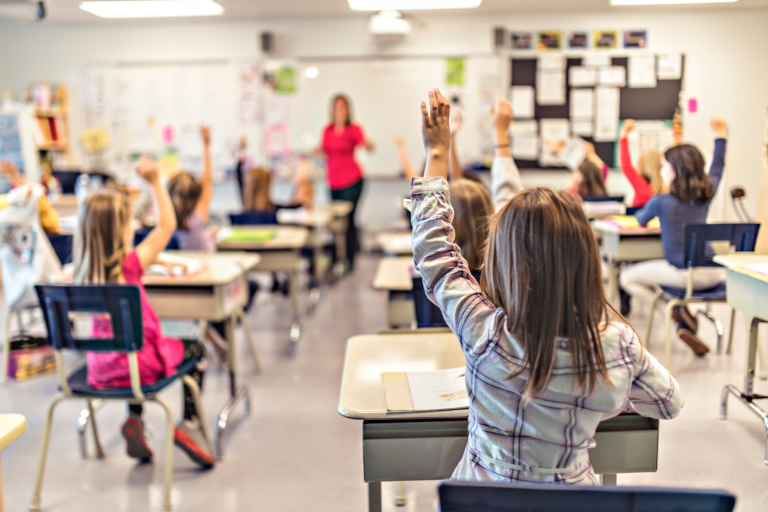 Back-to-school: UBC experts weigh in on phones, class sizes, sleep and math anxiety